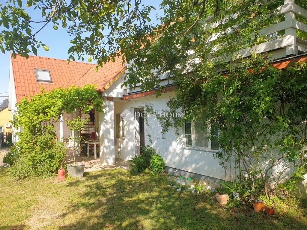 Eladó ház, Balatonszárszó