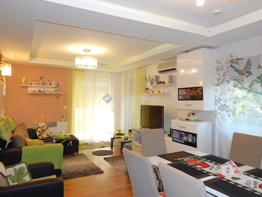 Eladó lakás, Siófok