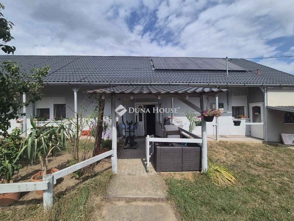 Eladó ház, Bábonymegyer