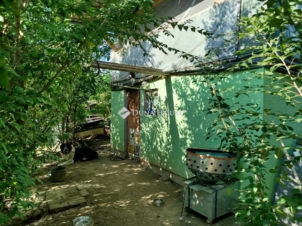 Eladó ház, Baracska