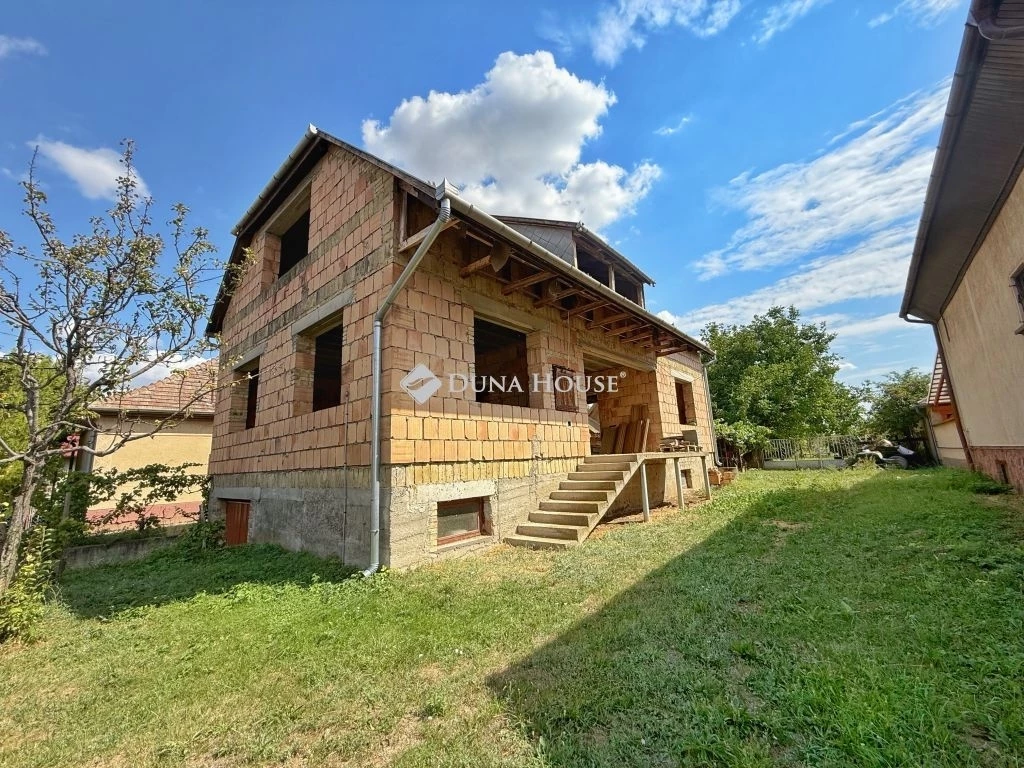 For sale house, Cece