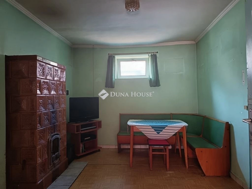 Eladó ház, Szabadbattyán