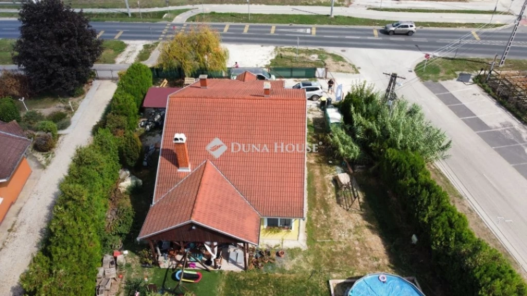 Eladó ház, Ságvár