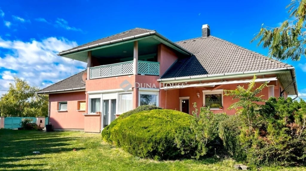 c3-1-name c2-1-name, Siófok, Balatonkiliti