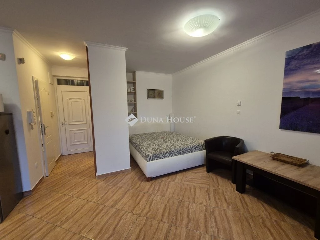 Eladó lakás, Siófok