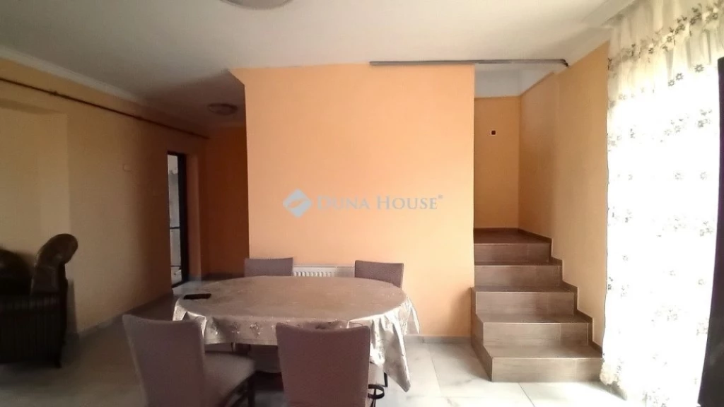 Eladó ház, Ádánd