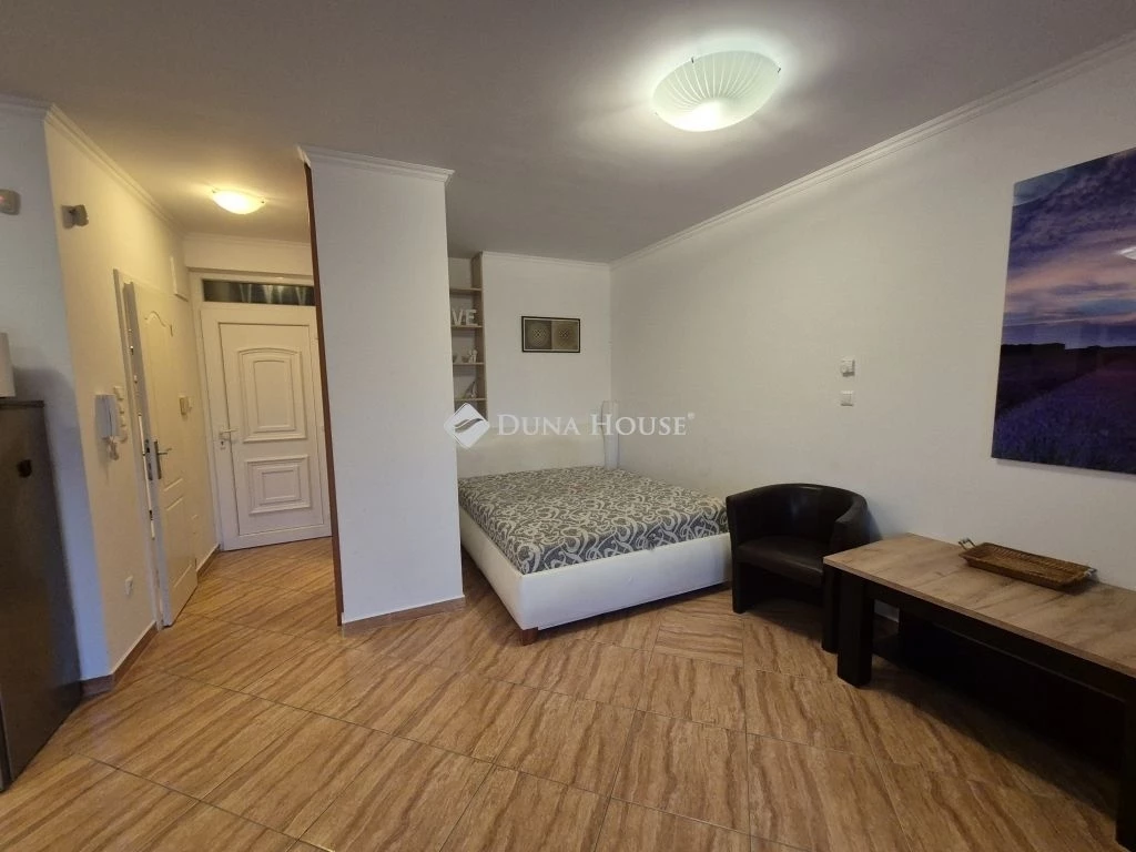 Eladó lakás, Siófok