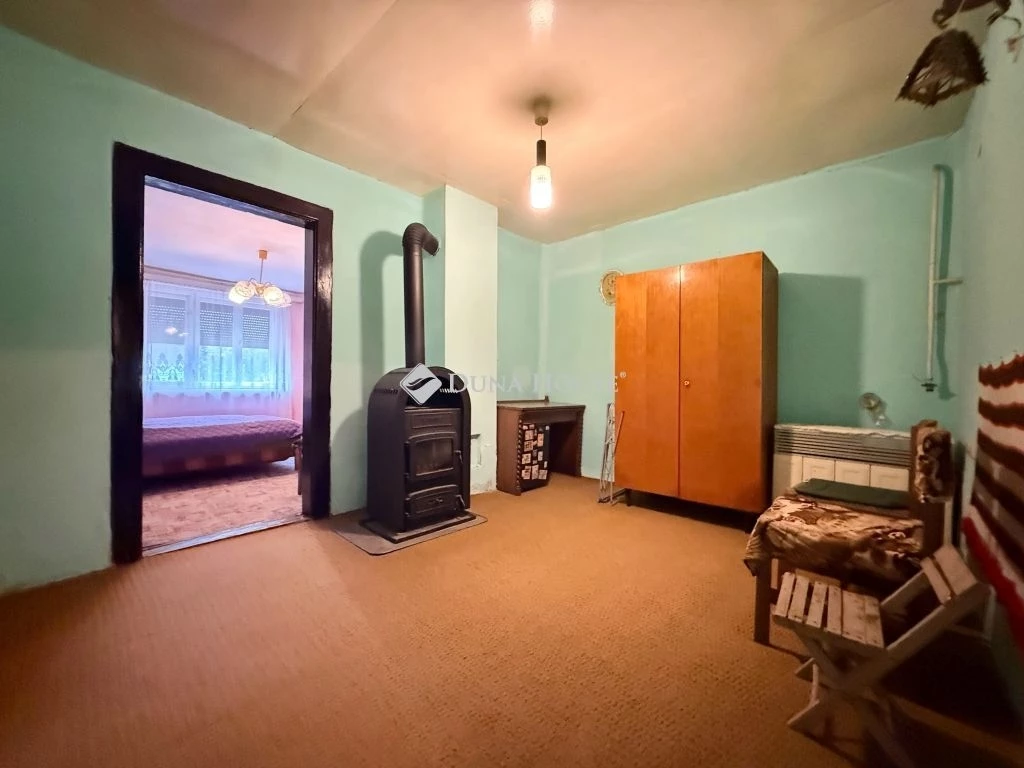 Eladó ház, Nagylók