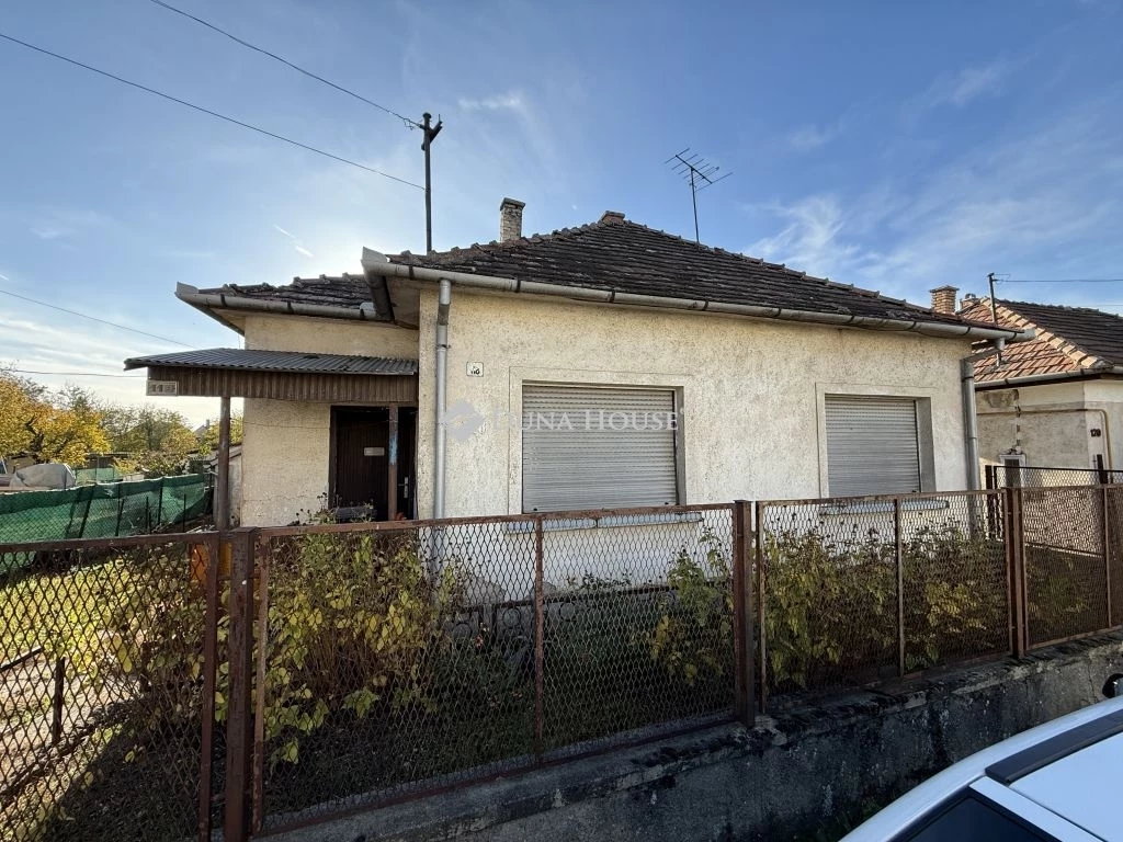 c3-1-name c2-1-name, Székesfehérvár, Maroshegy