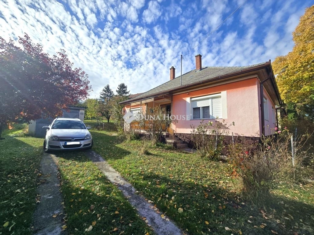 Eladó családi ház, Tab
