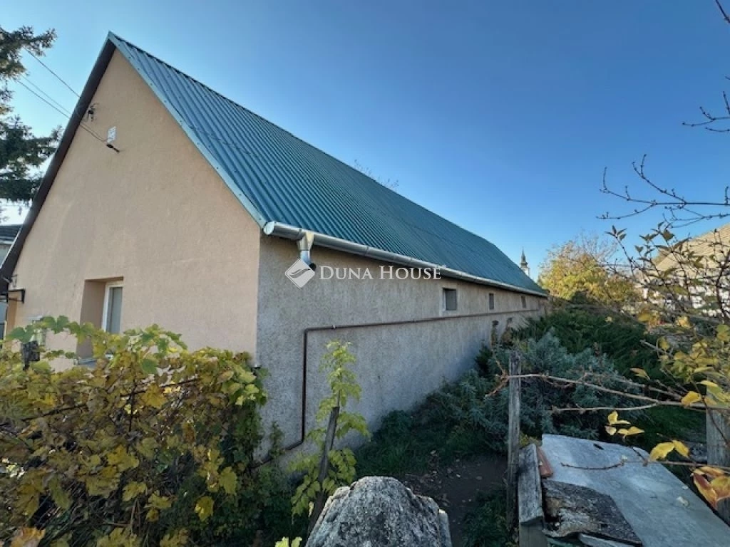 Eladó ház, Csákvár