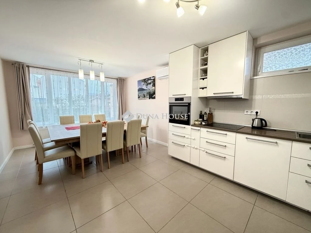 c3-1-name c2-1-name, Velence