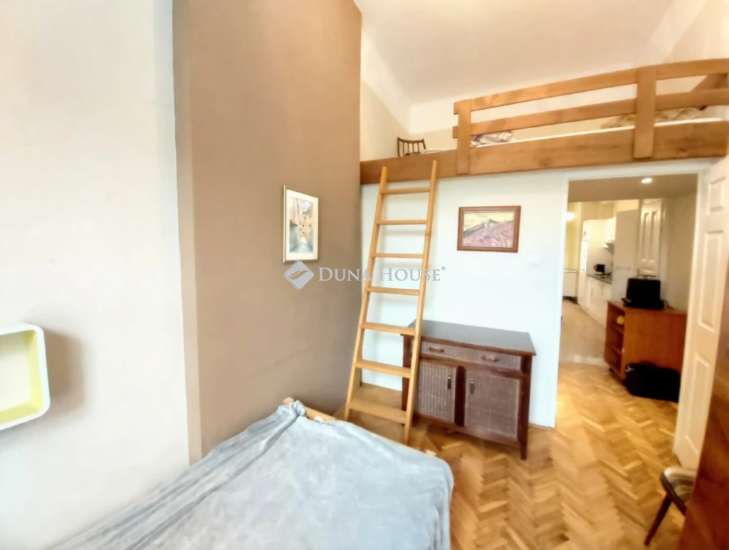 c3-1-name c2-19-name, Budapest VII. kerület, Százház utca