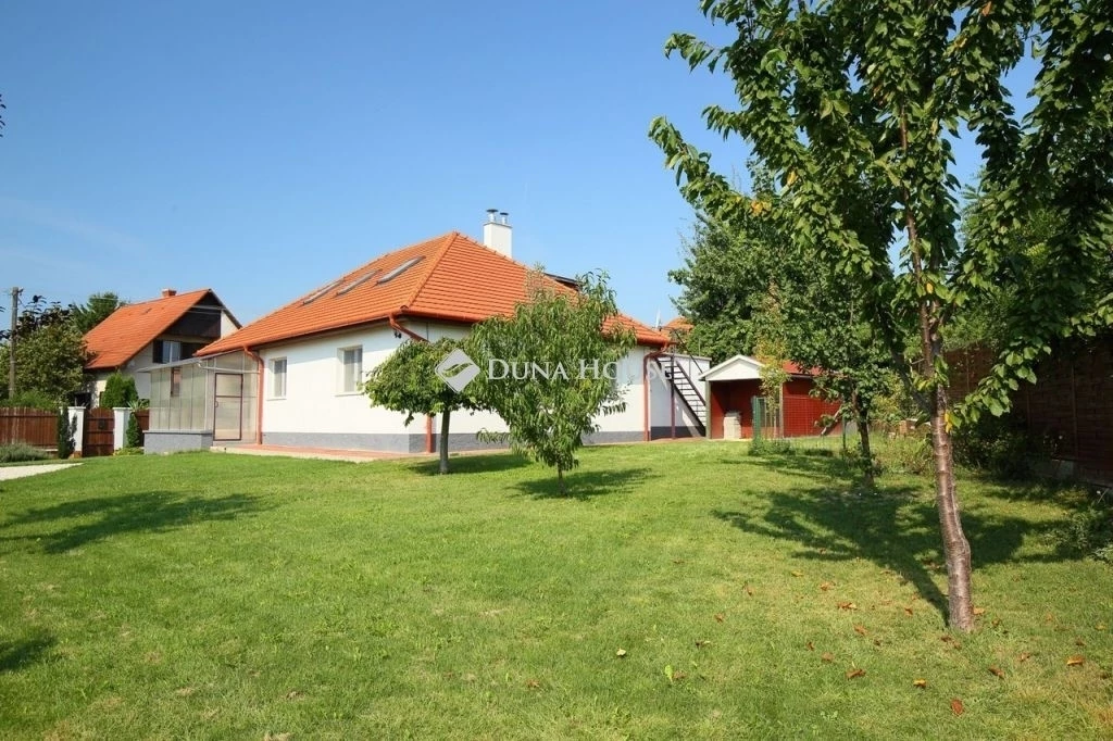 Eladó ház, Balatonkenese