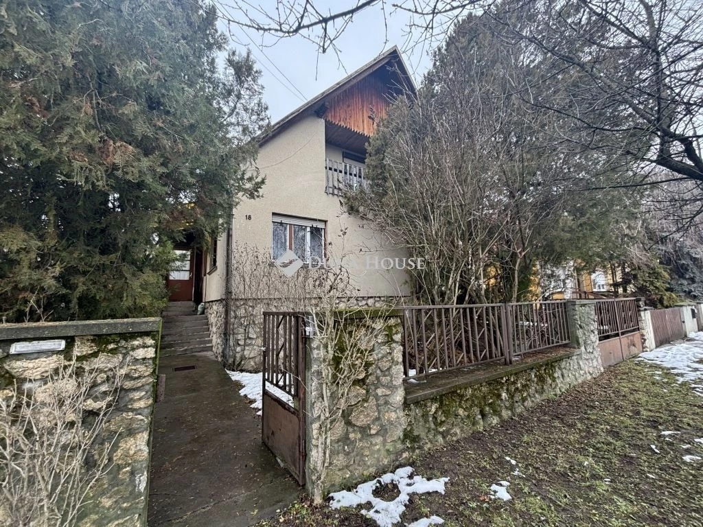 Eladó ház, Csákvár