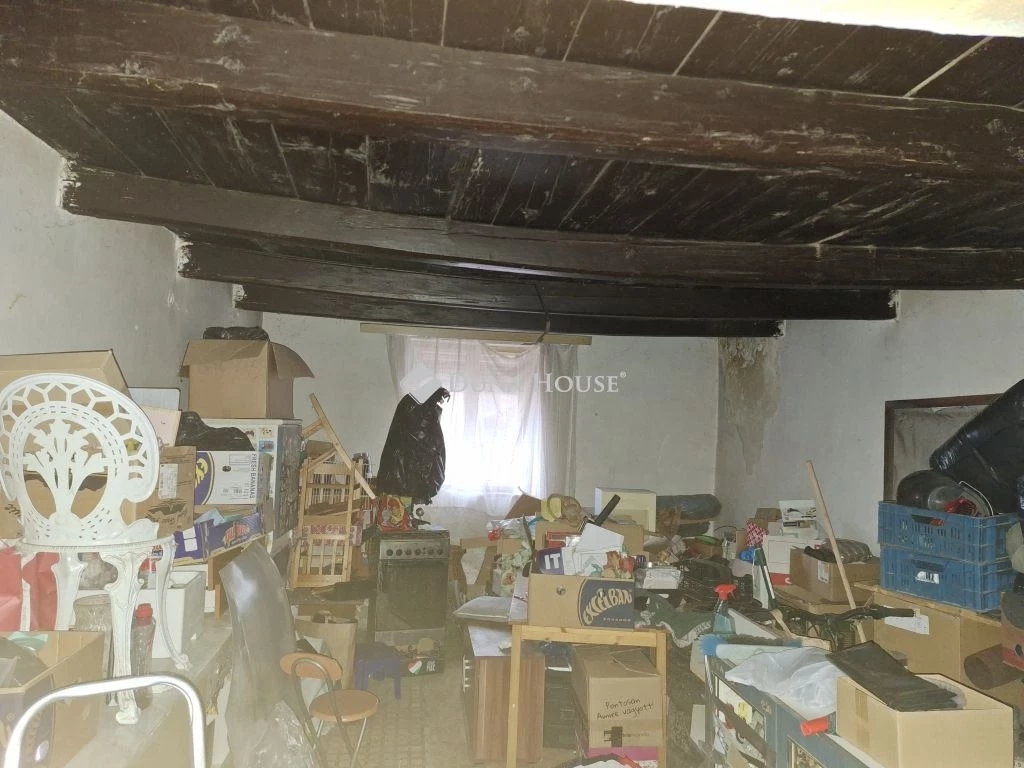 For sale part of a house property, Neszmély, Központ