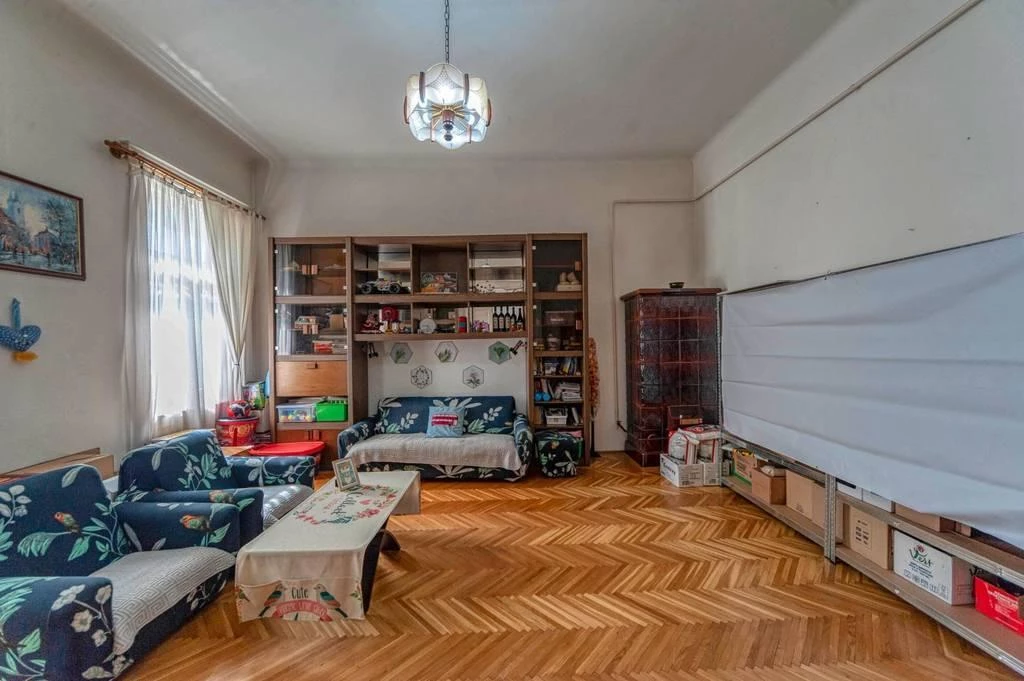 Eladó 3 szobás, nagypolgári lakás, Budapest 13. ker.