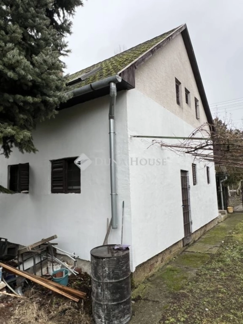 c3-1-name c2-2-name, Gárdony