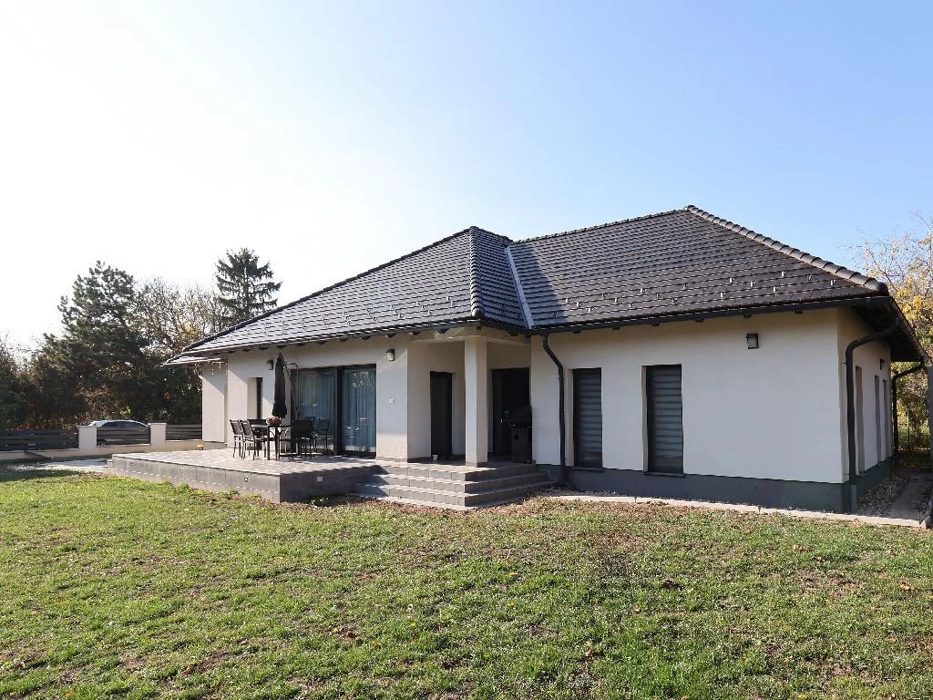 Eladó ház, Kőszárhegy