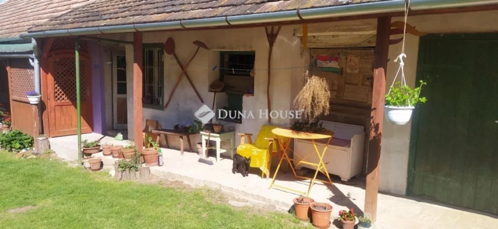 Eladó ház, Tengőd