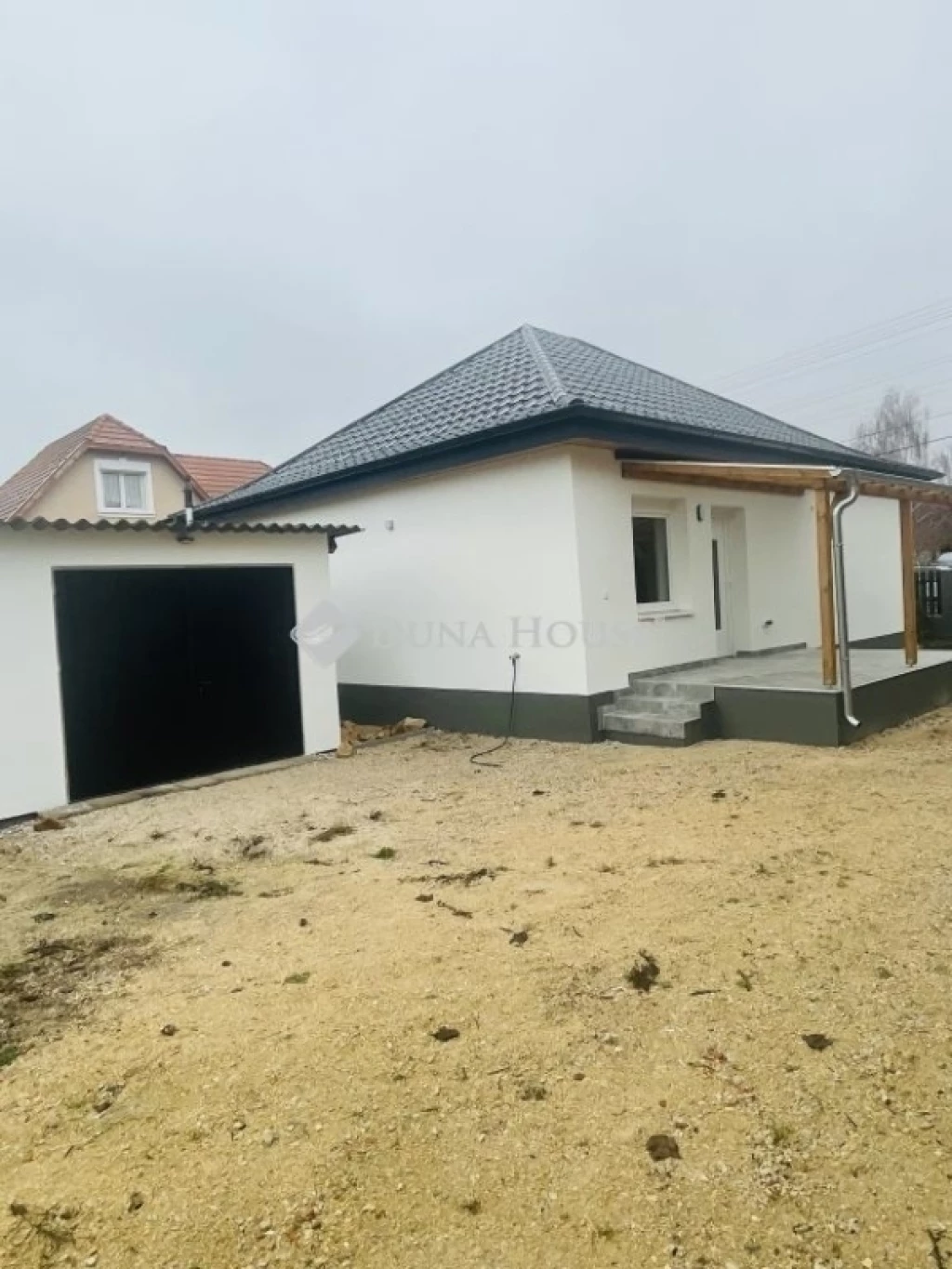 c3-1-name c2-1-name, Gárdony