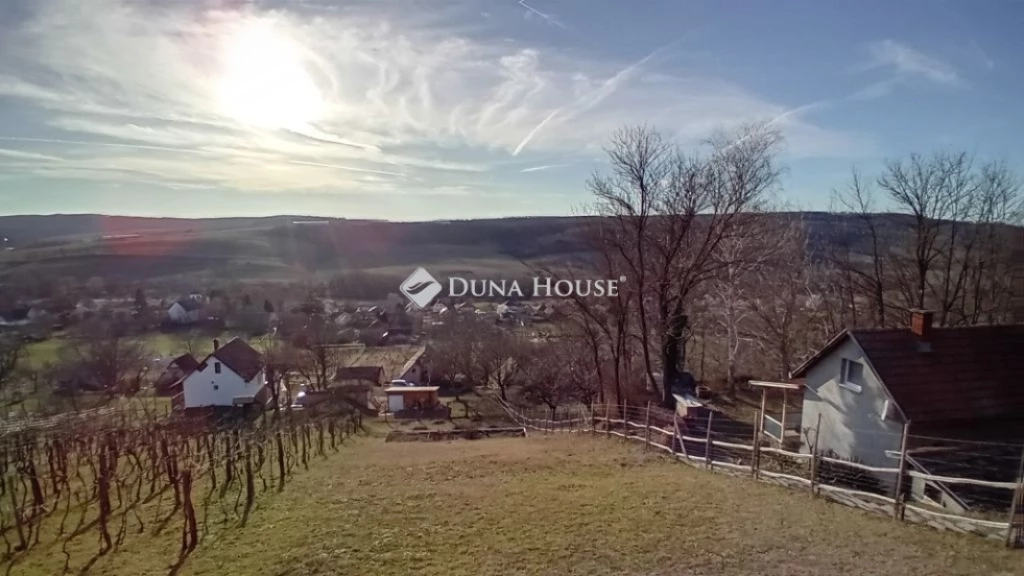 Eladó telek, Kereki