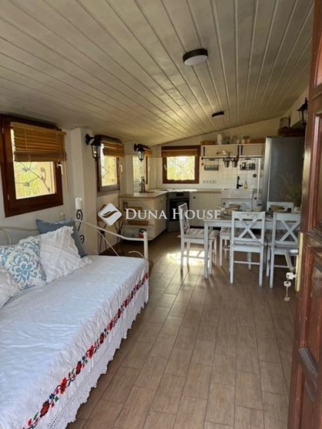 Eladó ház, Balatonendréd