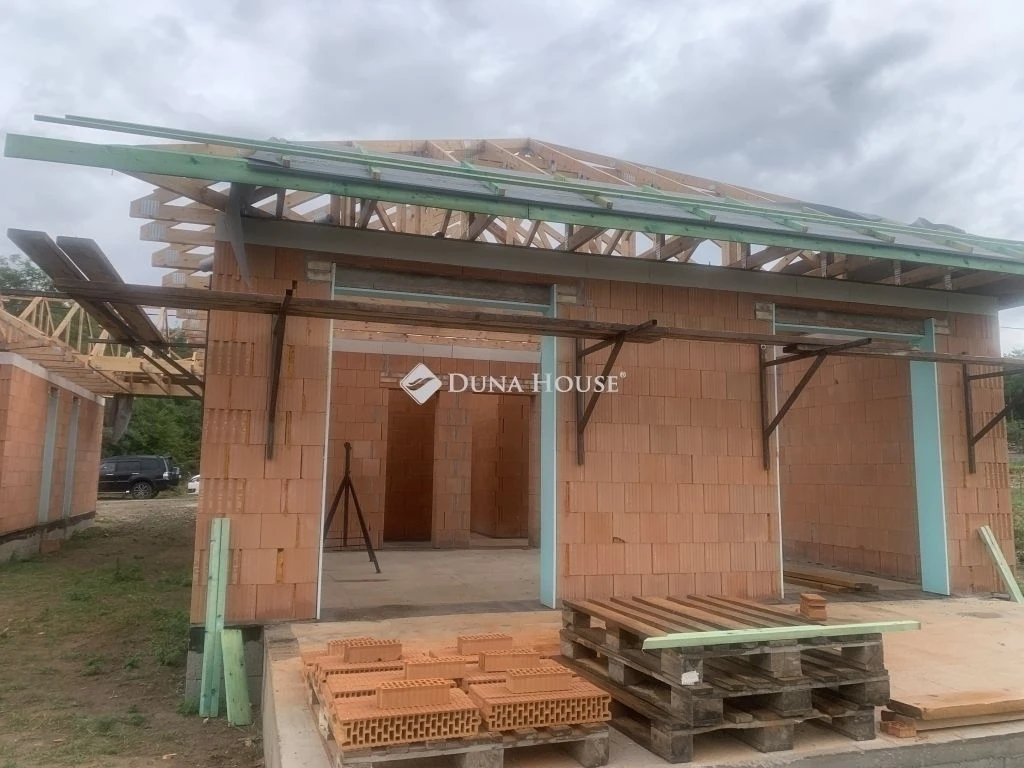 c3-1-name c2-2-name, Erdőkertes, Gólya utca