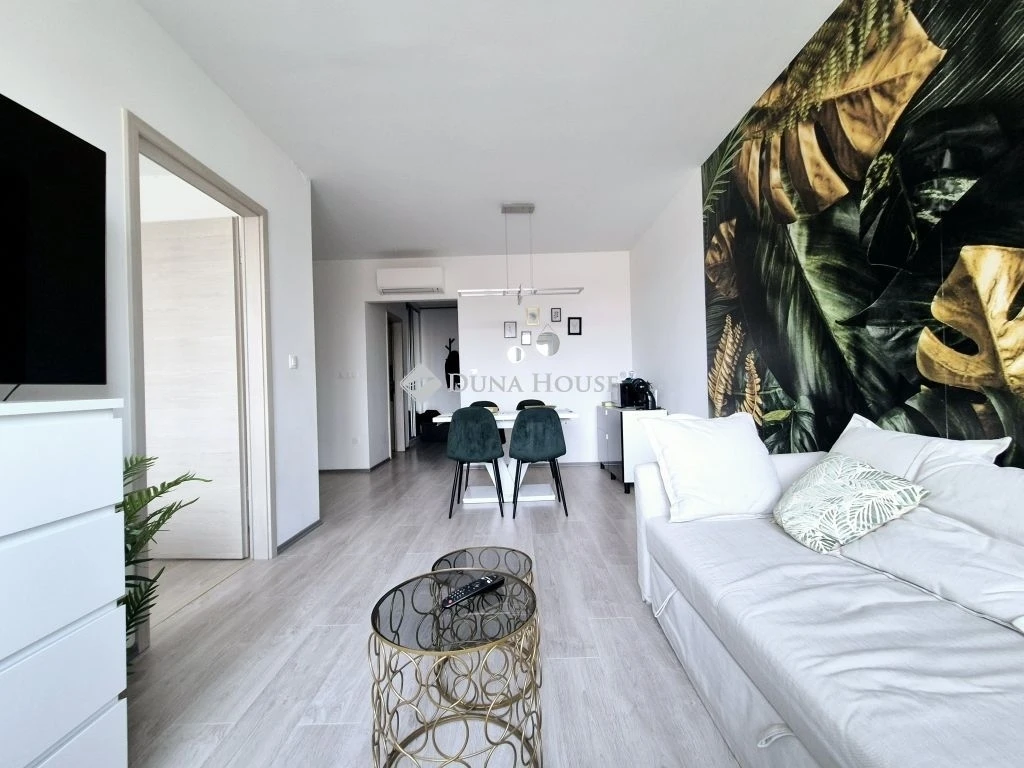 Eladó lakás, Siófok