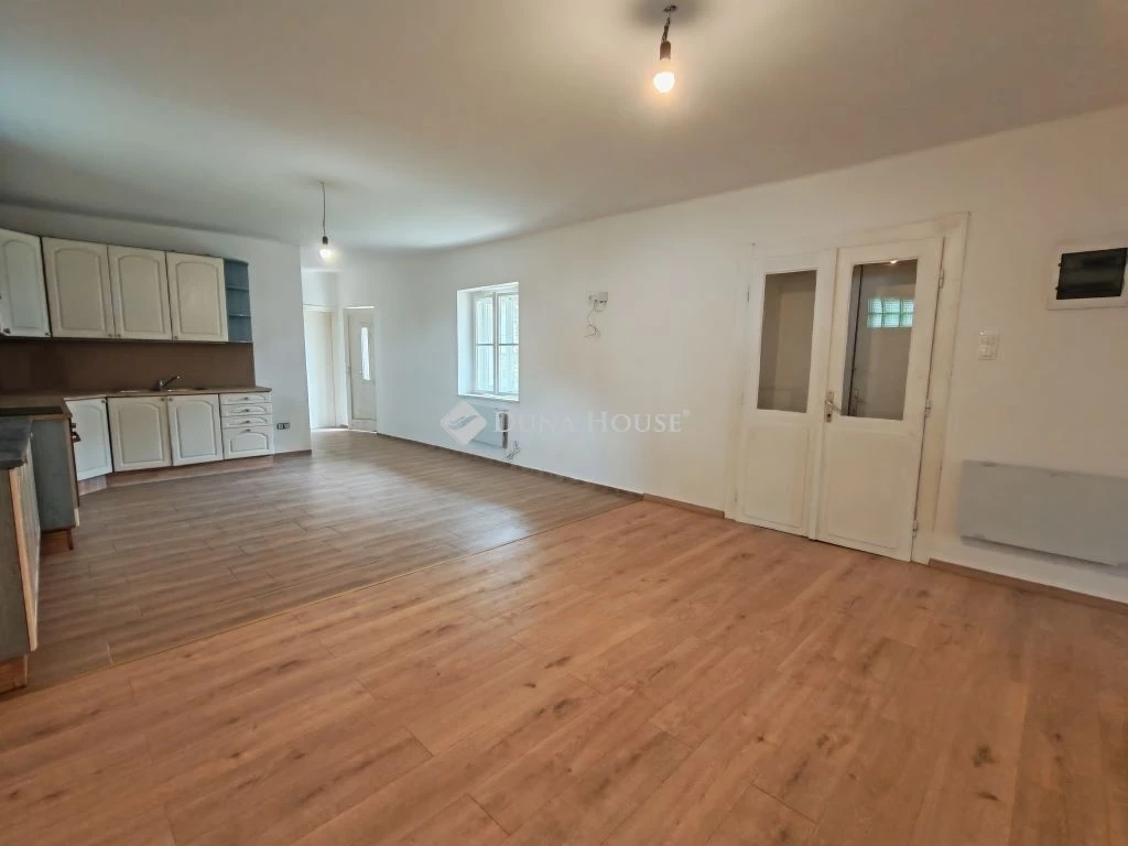 Eladó ház, Iregszemcse