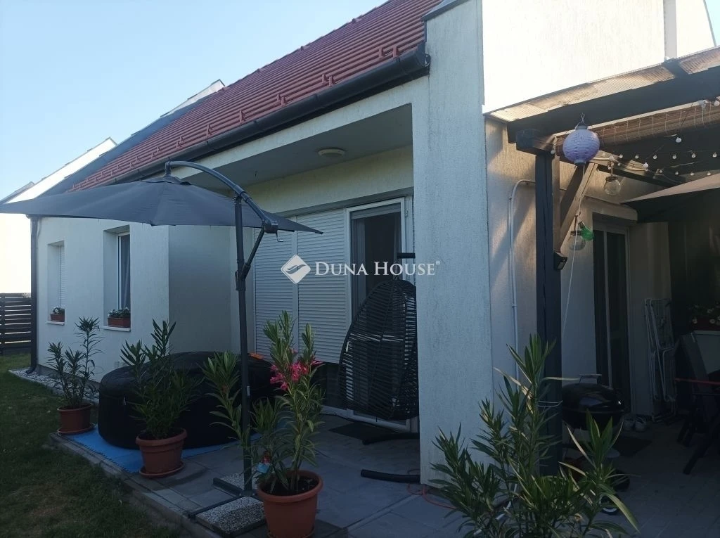 Eladó ház, Lepsény