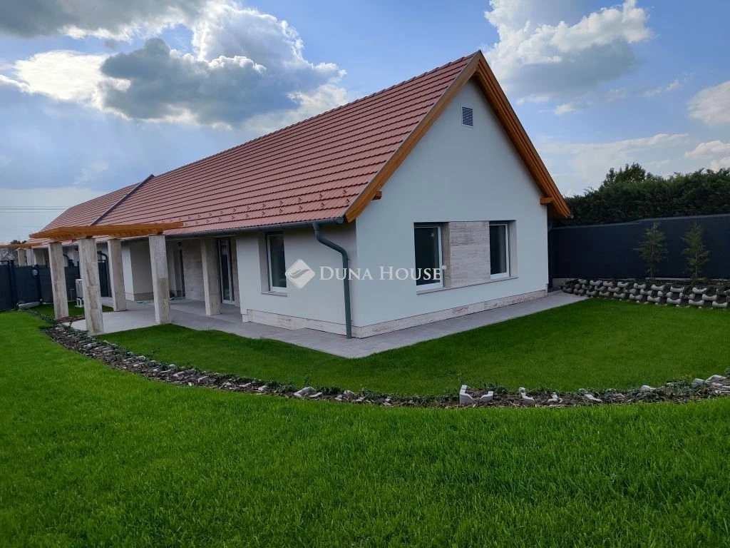 Eladó ház, Ráckeresztúr