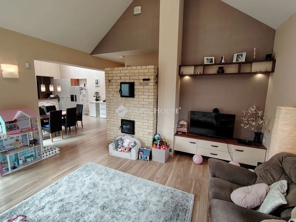 c3-1-name c2-1-name, Gárdony