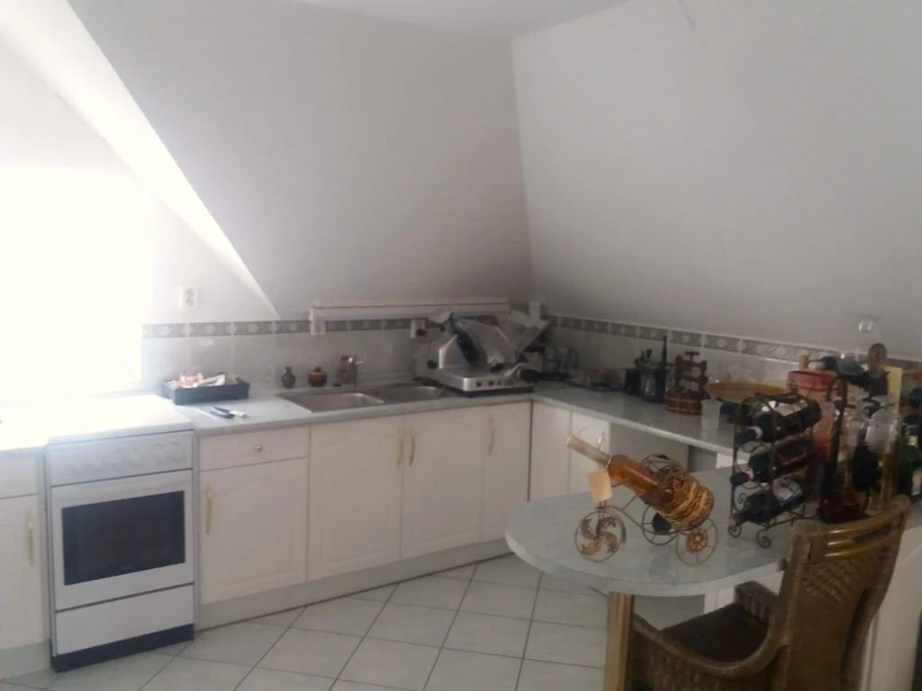 Eladó ház, Kőröshegy