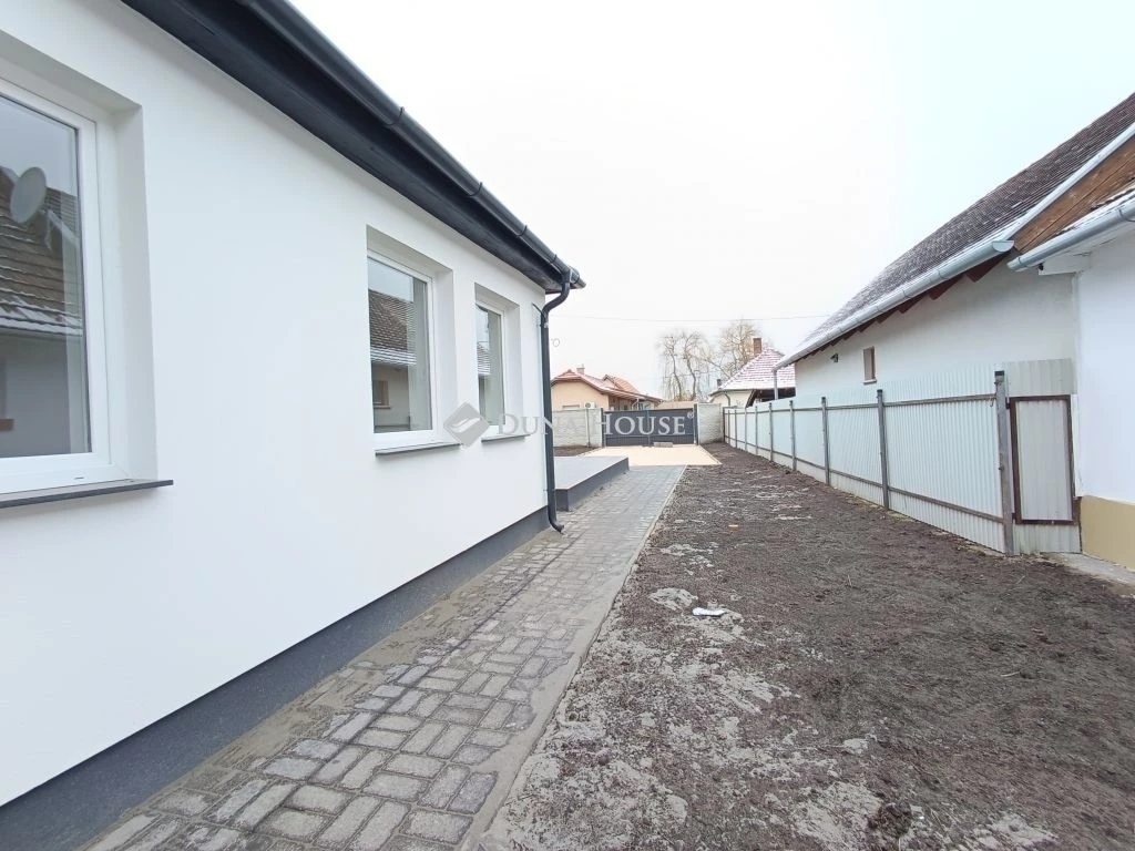 c3-1-name c2-1-name, Nagykáta, Rákóczi körút