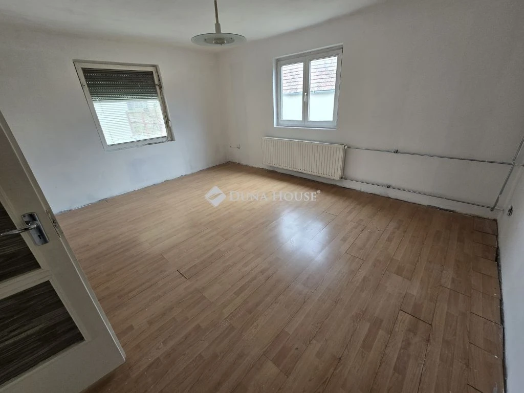 Eladó ház, Simontornya