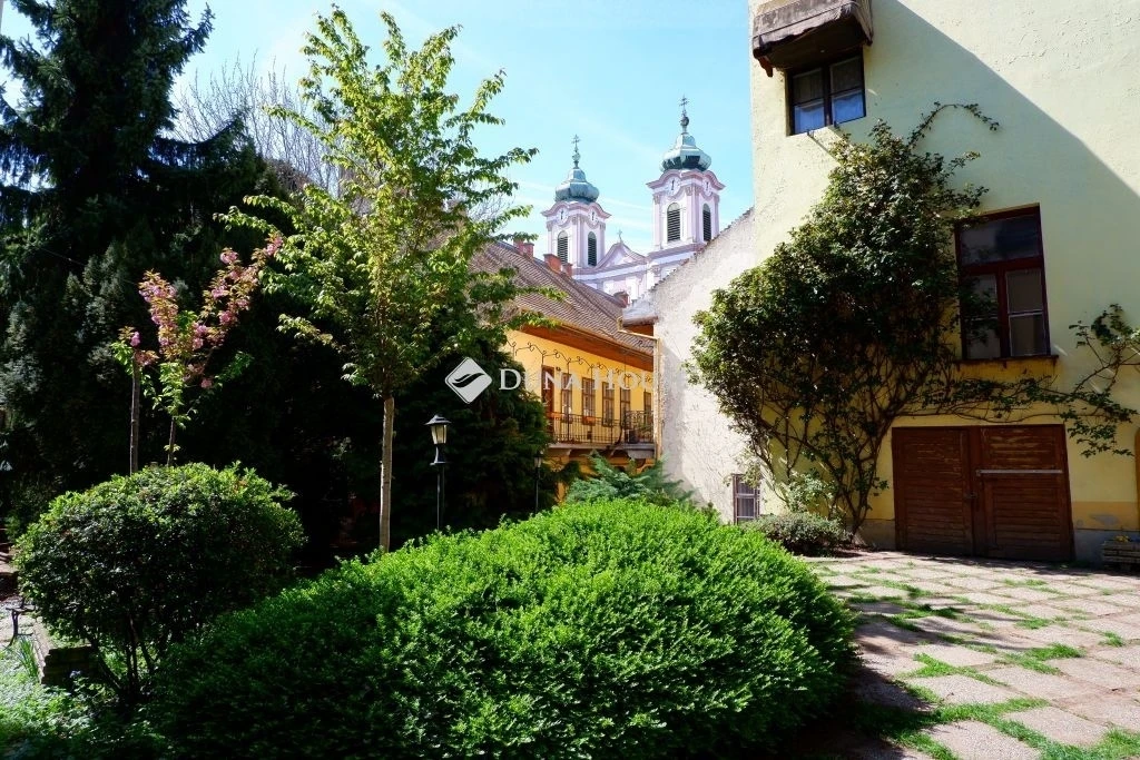 Eladó lakás, Székesfehérvár