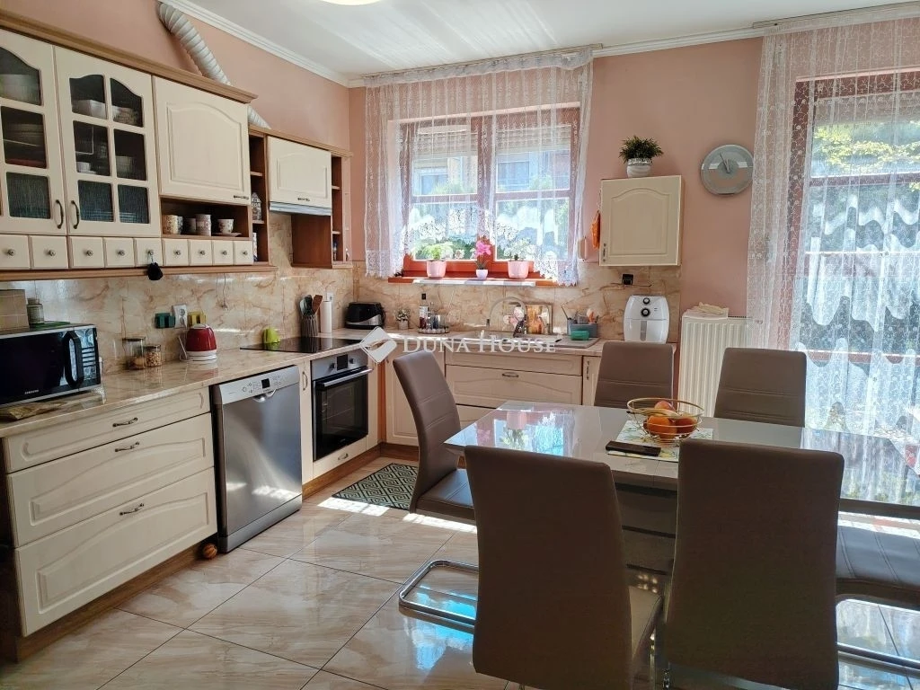 c3-1-name c2-19-name, Székesfehérvár