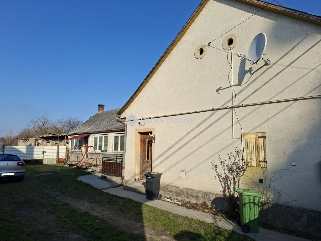 c3-1-name c2-1-name, Zámoly