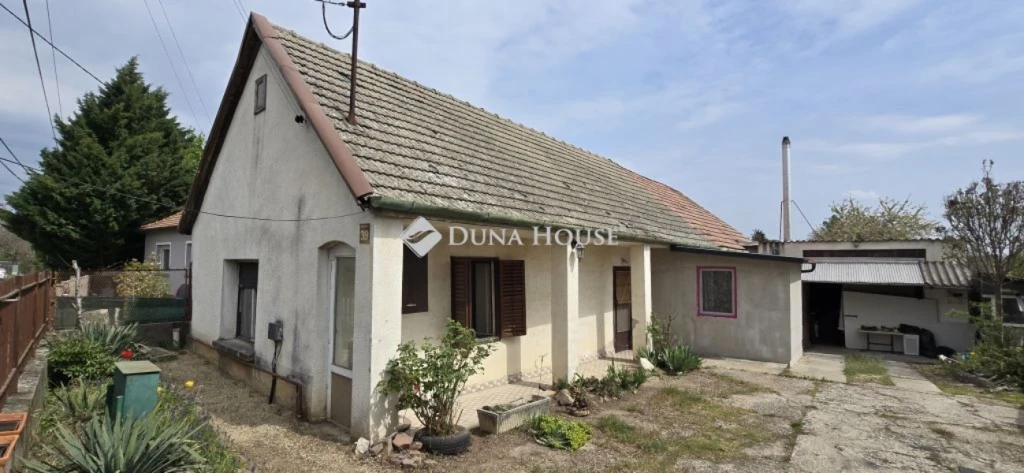 101m2 , 3 szoba, nappalis felújítandó, Honvéd utcában