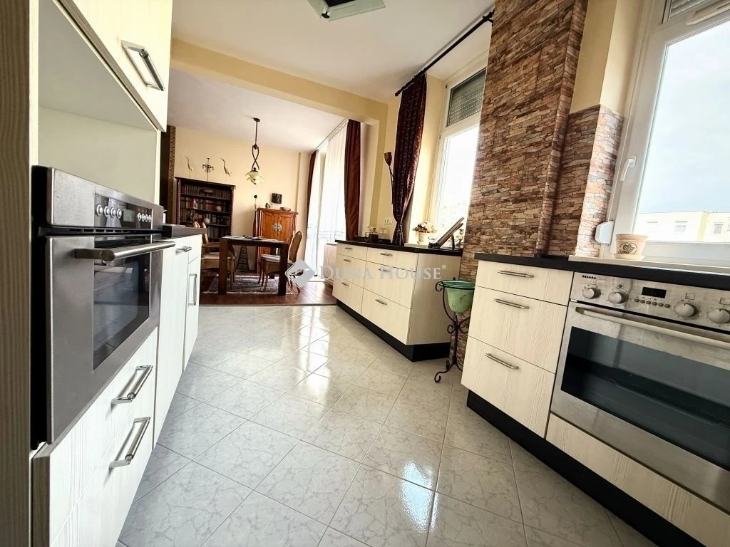 Eladó lakás, Székesfehérvár