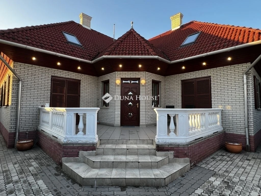 Eladó ház, Dunaújváros