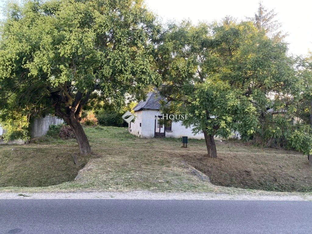 Eladó ház, Soponya