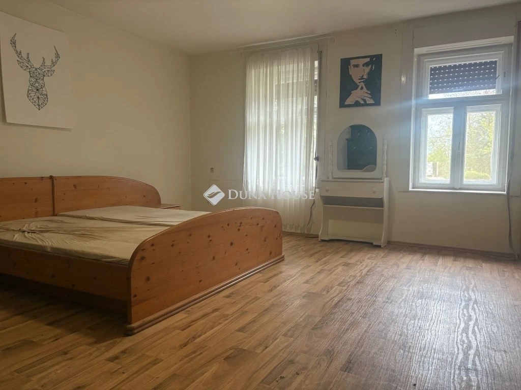 Eladó ház, Mezőkomárom