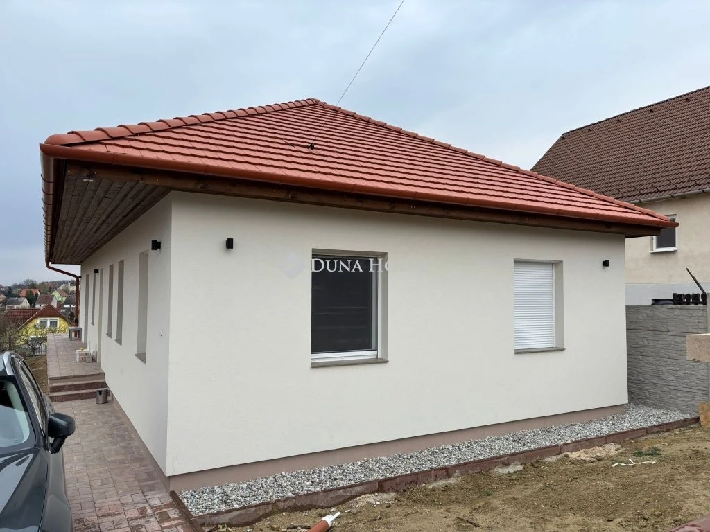 Eladó telek, Perkáta