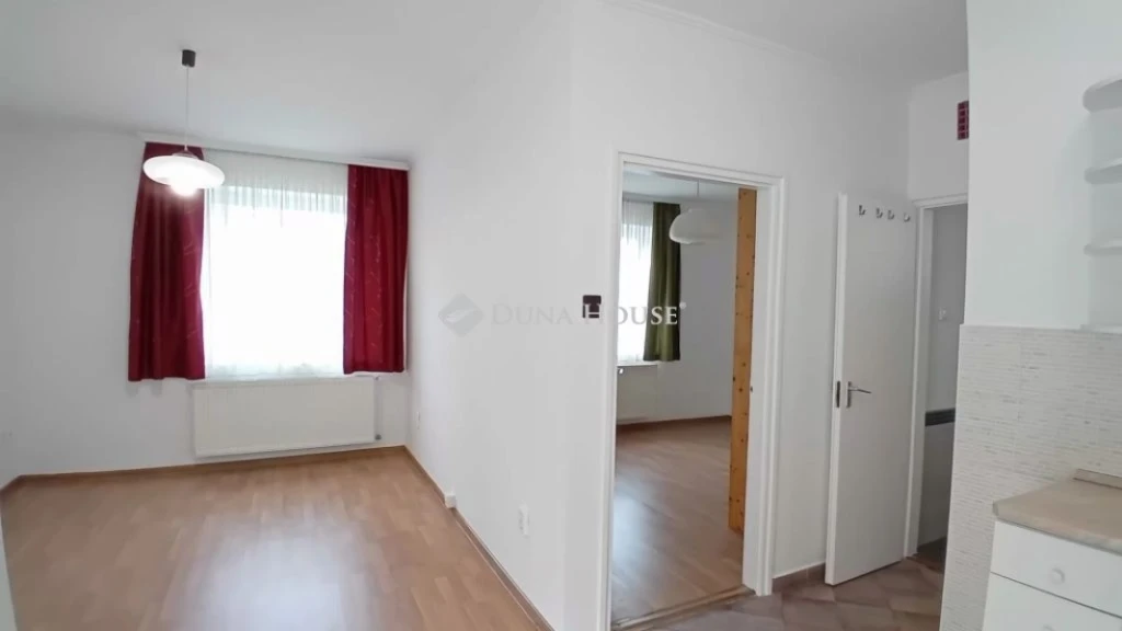 Kiadó ház, Siófok