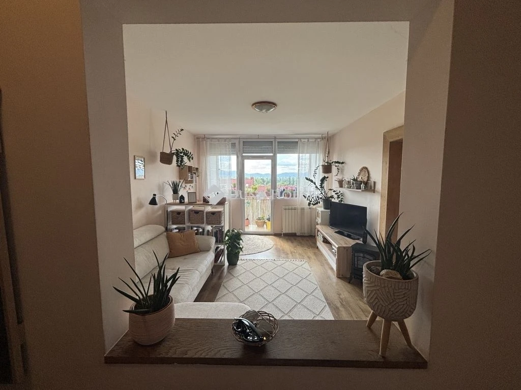 Eladó felújított, 3 szobás, erkélyes, panorámás lakás, Dunakeszi