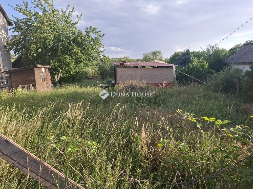 c3-1-name c2-50-name, Valkó, Deák utca