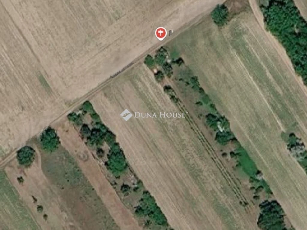 Eladó telek, Vál