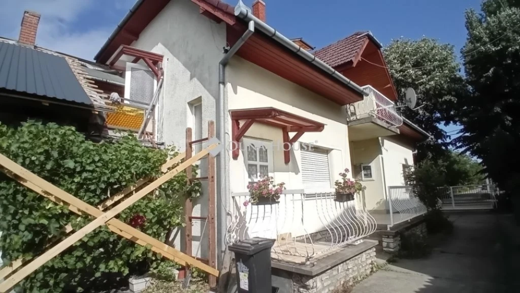 Eladó ház, Siófok
